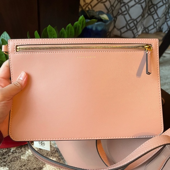 ❌SOLD❌NWT Tory Burch Large Tote with pouch - Picture 7 of 7